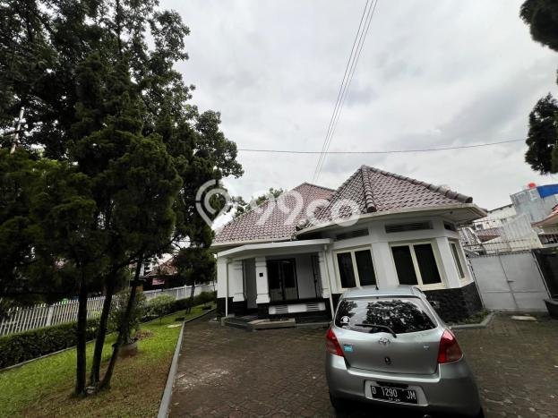 Ready to Use! Premium House LT 573m2 Desain Modern di Sumurbandung Ready to Use! Premium House LT 573m2 Desain Modern di Sumurbandung