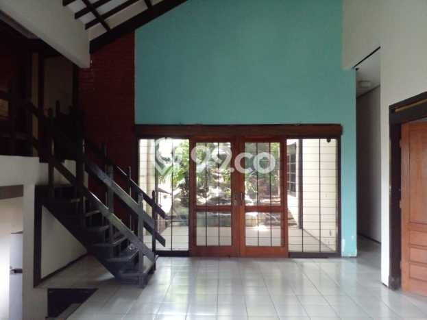 Disewakan! Rumah 5 Kamar Tidur &
2 Kamar Mandi di Setra Indah, Bandung Disewakan! Rumah 5 Kamar Tidur &
2 Kamar Mandi di Setra Indah, Bandung
