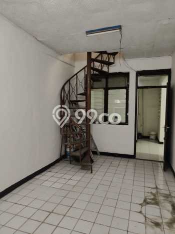 Rumah Modern 3 Kamar LT 130m2 di Taman Kopo Indah Rumah Modern 3 Kamar LT 130m2 di Taman Kopo Indah
