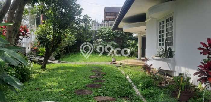 Rumah Elit Modern Tanpa Renovasi di Setra Sari Bandung Rumah Elit Modern Tanpa Renovasi di Setra Sari Bandung