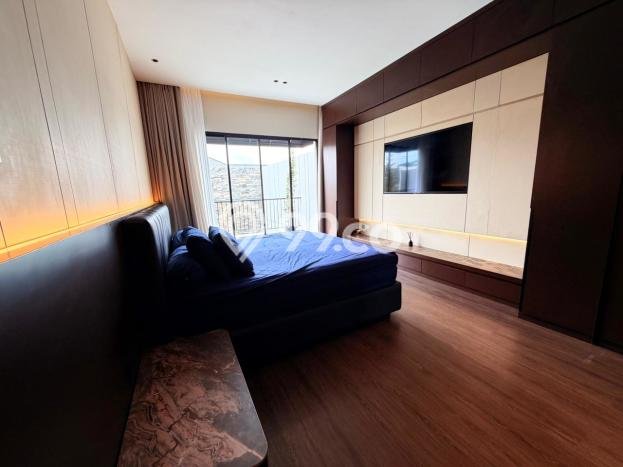 Ready to Use! Luxury House LT 300m2 Desain Elegan di Singgasana Ready to Use! Luxury House LT 300m2 Desain Elegan di Singgasana