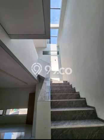 Jual Rumah Luas Elegan Dengan View Eksklusif di Setra Duta, Bandung Jual Rumah Luas Elegan Dengan View Eksklusif di Setra Duta, Bandung