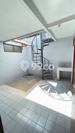 Rumah Luas Asri 5 KT Siap Huni di Kopo Permai Bandung Rumah Luas Asri 5 KT Siap Huni di Kopo Permai Bandung