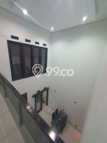 Ready to Use! Luxury House LT 200m2 Desain Elegan di Singgasana Ready to Use! Luxury House LT 200m2 Desain Elegan di Singgasana