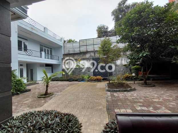 Ready to Use! Luxury House LT 685m2 Desain Elegan di Sarijadi Ready to Use! Luxury House LT 685m2 Desain Elegan di Sarijadi