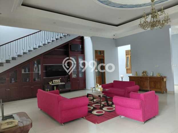 Ready to Use! Luxury House LT 685m2 Desain Elegan di Sarijadi Ready to Use! Luxury House LT 685m2 Desain Elegan di Sarijadi