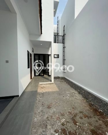 Rumah Minimalis 4 KT di Joglo Jakarta Barat Rumah Minimalis 4 KT di Joglo Jakarta Barat