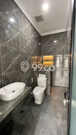 Rumah Modern Cantik 4 KT Bisa Langsung Pindah di Pasar Minggu Rumah Modern Cantik 4 KT Bisa Langsung Pindah di Pasar Minggu