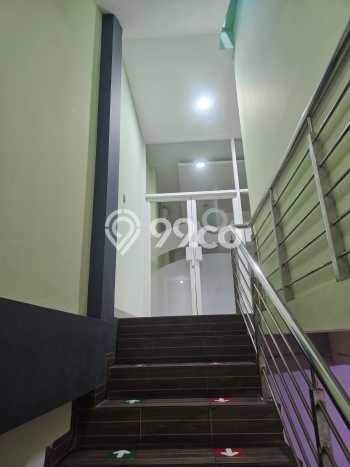 Unit Ruko Dijual di Jakarta Barat LT 142m2 & LB 180m2 Unit Ruko Dijual di Jakarta Barat LT 142m2 & LB 180m2