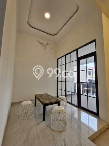 Rumah Elit LB 700m2 Siap Pakai Desain Elegan di Tomang, Jakarta Barat Rumah Elit LB 700m2 Siap Pakai Desain Elegan di Tomang, Jakarta Barat