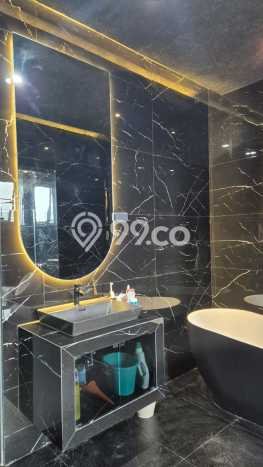 Hunian Mewah Dijual LT 228m2 di Kebon Jeruk, Jakarta Barat Hunian Mewah Dijual LT 228m2 di Kebon Jeruk, Jakarta Barat