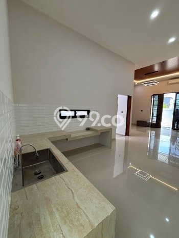 Rumah Mewah LB 180m2 Siap Pakai Desain Elegan di Taman Surya, Jakarta Barat Rumah Mewah LB 180m2 Siap Pakai Desain Elegan di Taman Surya, Jakarta Barat