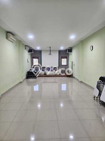 Unit Ruko Dijual di Jakarta Barat LT 142m2 & LB 180m2 Unit Ruko Dijual di Jakarta Barat LT 142m2 & LB 180m2