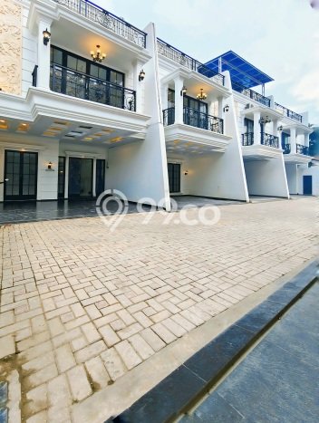 Hunian Cantik Modern Lb 190m2 di Jagakarsa, Jakarta Selatan Hunian Cantik Modern Lb 190m2 di Jagakarsa, Jakarta Selatan