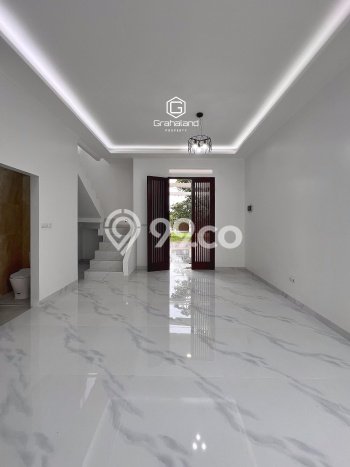 Rumah Strategis Minimalis Lb 102m2 di Jagakarsa, Jakarta Selatan Rumah Strategis Minimalis Lb 102m2 di Jagakarsa, Jakarta Selatan
