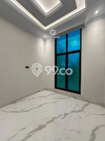 Siap Huni Hunian Elit 4 Kamar di Jagakarsa Dekat ke Mana Pun Siap Huni Hunian Elit 4 Kamar di Jagakarsa Dekat ke Mana Pun