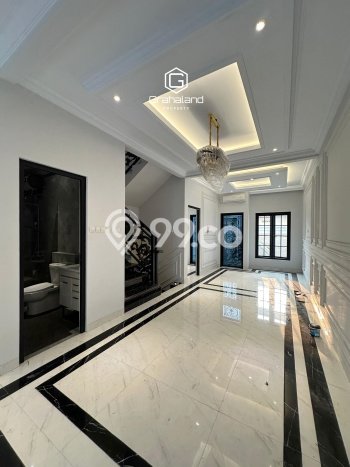 Ready to Use! Luxury House LT 131m2 Desain Modern di Kebagusan Ready to Use! Luxury House LT 131m2 Desain Modern di Kebagusan