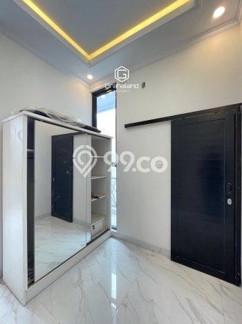 Rumah Strategis Modern Lb 150m2 di Jagakarsa, Jakarta Selatan Rumah Strategis Modern Lb 150m2 di Jagakarsa, Jakarta Selatan