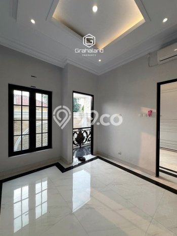 Ready to Use! Luxury House LT 131m2 Desain Modern di Kebagusan Ready to Use! Luxury House LT 131m2 Desain Modern di Kebagusan
