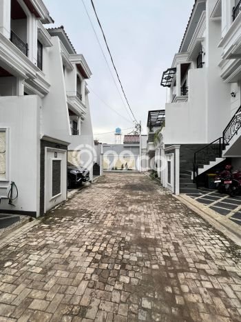 Siap Huni Rumah Mewah 4 Kamar di Cilandak Dekat ke Mana Saja Siap Huni Rumah Mewah 4 Kamar di Cilandak Dekat ke Mana Saja