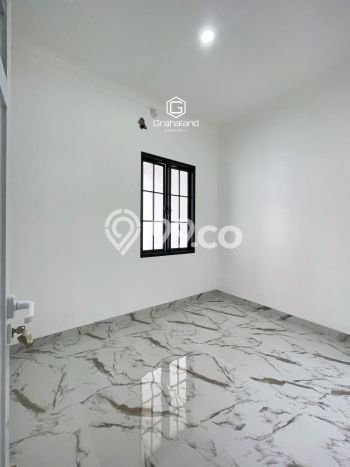 Hunian Nyaman Asri 3 KT Siap Pakai di Tanah Baru Depok Hunian Nyaman Asri 3 KT Siap Pakai di Tanah Baru Depok