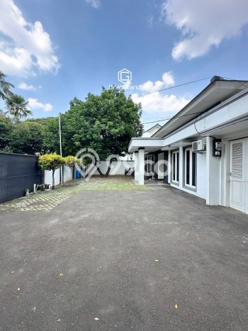 Hunian Mewah LB 325m2 Siap Huni Desain Elegan di Kemang, Jakarta Selatan Hunian Mewah LB 325m2 Siap Huni Desain Elegan di Kemang, Jakarta Selatan