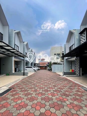 Rumah Strategis Modern Lb 150m2 di Jagakarsa, Jakarta Selatan Rumah Strategis Modern Lb 150m2 di Jagakarsa, Jakarta Selatan