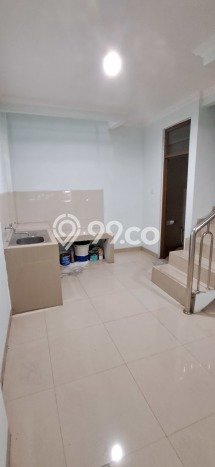 Ruko untuk Disewa di Pusat Tangerang Selatan Luas Bangunan 240m2 Ruko untuk Disewa di Pusat Tangerang Selatan Luas Bangunan 240m2