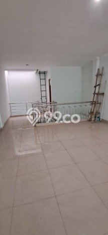 Ruko untuk Disewa di Pusat Tangerang Selatan Luas Bangunan 240m2 Ruko untuk Disewa di Pusat Tangerang Selatan Luas Bangunan 240m2