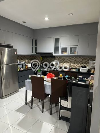Siap Huni Hunian Elit 4 Kamar di BSD Dekat ke Mana Pun Siap Huni Hunian Elit 4 Kamar di BSD Dekat ke Mana Pun