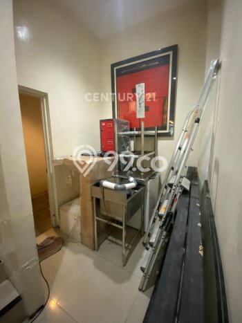 Rumah Luxury di Jakarta Selatan Strategis Kondisi Baik Rumah Luxury di Jakarta Selatan Strategis Kondisi Baik