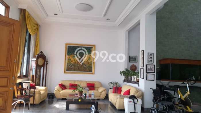 Rumah Mewah LB 700m2 Siap Huni Desain Elegan di Permata Buana, Jakarta Barat Rumah Mewah LB 700m2 Siap Huni Desain Elegan di Permata Buana, Jakarta Barat