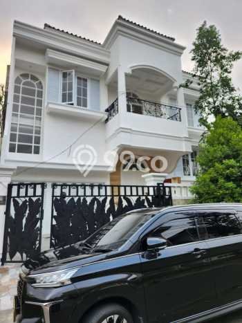 Ready to Use! Premium House LT 330m2 Desain Modern di Pondok Indah Ready to Use! Premium House LT 330m2 Desain Modern di Pondok Indah