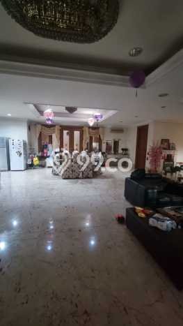 Ready to Use! Luxury House LT 752m2 Desain Elegan di Puri Indah Ready to Use! Luxury House LT 752m2 Desain Elegan di Puri Indah
