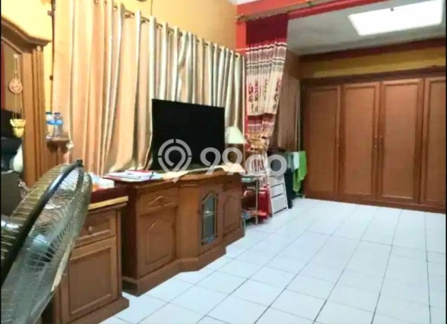 Siap Huni Hunian Elit 6 Kamar di Tebet Dekat ke Mana Pun Siap Huni Hunian Elit 6 Kamar di Tebet Dekat ke Mana Pun