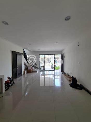 Rumah sewa siap pakai 2 KT di Pantai Indah Kapuk, Jakarta Utara Rumah sewa siap pakai 2 KT di Pantai Indah Kapuk, Jakarta Utara