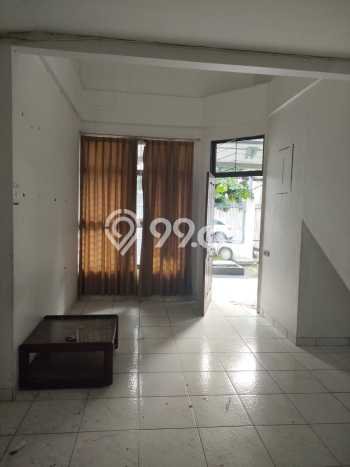 Jual Rumah Mewah Elegan Dengan View Eksklusif di Semanan, Jakarta Barat Jual Rumah Mewah Elegan Dengan View Eksklusif di Semanan, Jakarta Barat