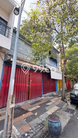 Area Ramai! Ruko Dijual di Bubutan untuk Bisnis Luas Bangunan 250m2 Area Ramai! Ruko Dijual di Bubutan untuk Bisnis Luas Bangunan 250m2