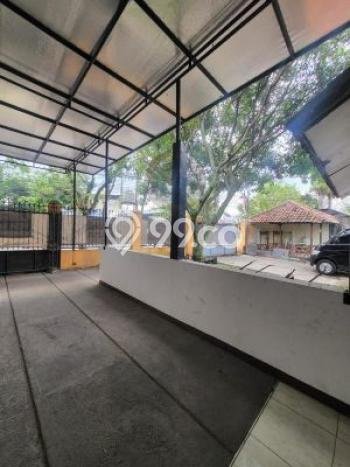Disewakan! Rumah 3 Kamar Tidur &
2 Kamar Mandi di Buah Batu, Bandung Disewakan! Rumah 3 Kamar Tidur &
2 Kamar Mandi di Buah Batu, Bandung