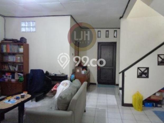 HARGA SPECIAL! Rumah Asri di Mandalajati, LT 246m2m² LB 192m2m² HARGA SPECIAL! Rumah Asri di Mandalajati, LT 246m2m² LB 192m2m²