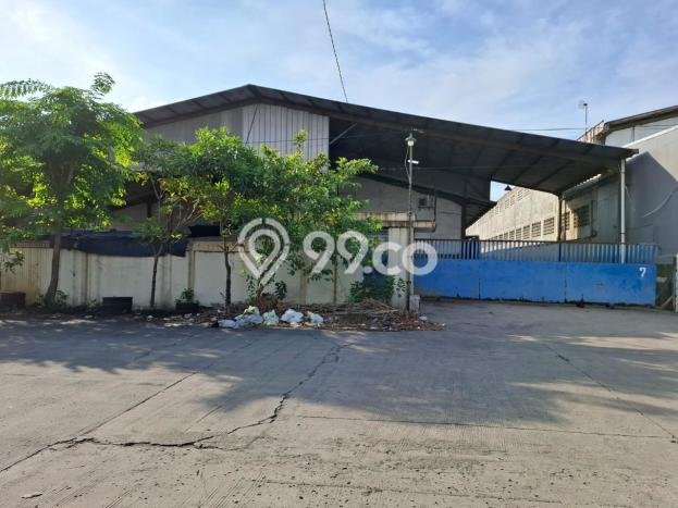 Unit Gudang Dijual di Jakarta Utara LT 3670m2 & LB 2100m2 Unit Gudang Dijual di Jakarta Utara LT 3670m2 & LB 2100m2