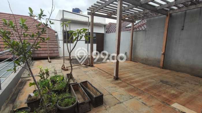 Hunian Mewah LB 500m2 Siap Pakai Desain Elegan di Pondok Kelapa, Jakarta Timur Hunian Mewah LB 500m2 Siap Pakai Desain Elegan di Pondok Kelapa, Jakarta Timur