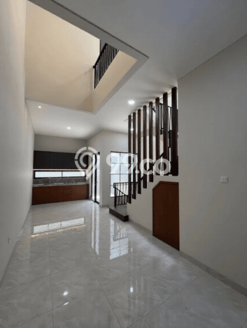Rumah Mewah LB 270m2 Siap Huni Desain Elegan di Tomang, Jakarta Barat Rumah Mewah LB 270m2 Siap Huni Desain Elegan di Tomang, Jakarta Barat