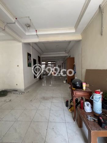 For Sale! Luxury House LT 335m2 Desain Elegan di Senopati For Sale! Luxury House LT 335m2 Desain Elegan di Senopati