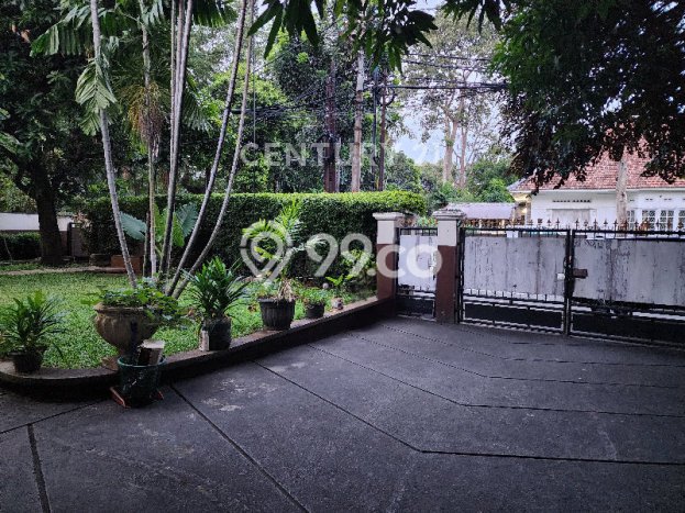 Siap Huni Rumah Mewah 5 Kamar di Menteng Dekat ke Mana Pun Siap Huni Rumah Mewah 5 Kamar di Menteng Dekat ke Mana Pun