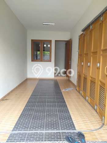 DIJUAL CEPAT! Rumah Siap Huni Area Strategis Kemang, Luas 185m2m² Bangunan 316m2m² DIJUAL CEPAT! Rumah Siap Huni Area Strategis Kemang, Luas 185m2m² Bangunan 316m2m²