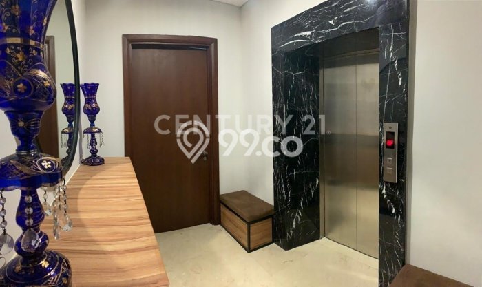 EXCLUSIVE PROPERTY! Apartemen di Kebayoran Baru, 2 KM, Luas 136m², Area Strategis, Pemandangan Kota EXCLUSIVE PROPERTY! Apartemen di Kebayoran Baru, 2 KM, Luas 136m², Area Strategis, Pemandangan Kota