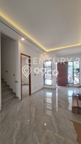 Hunian Elit LB 260m2 Siap Pakai Desain Elegan di Pondok Indah, Jakarta Selatan Hunian Elit LB 260m2 Siap Pakai Desain Elegan di Pondok Indah, Jakarta Selatan