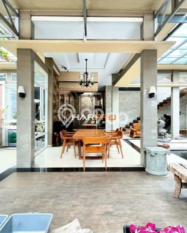 Jual Rumah Luas Elegan Dengan View Eksklusif di Cibubur, Bogor Jual Rumah Luas Elegan Dengan View Eksklusif di Cibubur, Bogor