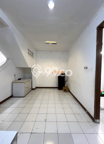Rumah Strategis Modern Lb 150m2 di Tebet, Jakarta Selatan Rumah Strategis Modern Lb 150m2 di Tebet, Jakarta Selatan
